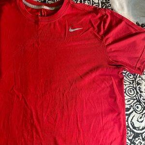 Mens Red XL Nike Drifit Short Sleeve Shirt
